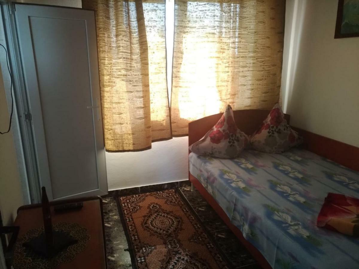 Вілла Casa Din Gradina Ефоріє-Суд Екстер'єр фото