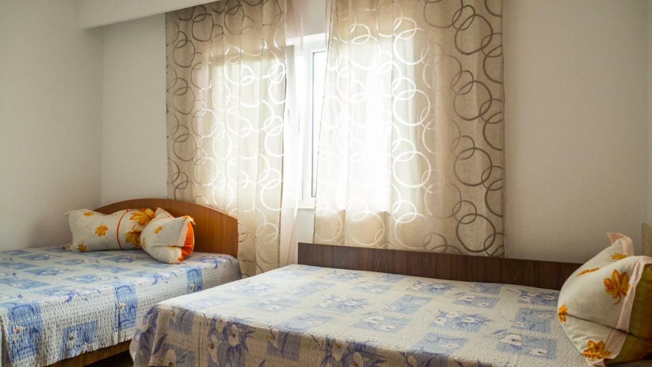Вілла Casa Din Gradina Ефоріє-Суд Екстер'єр фото