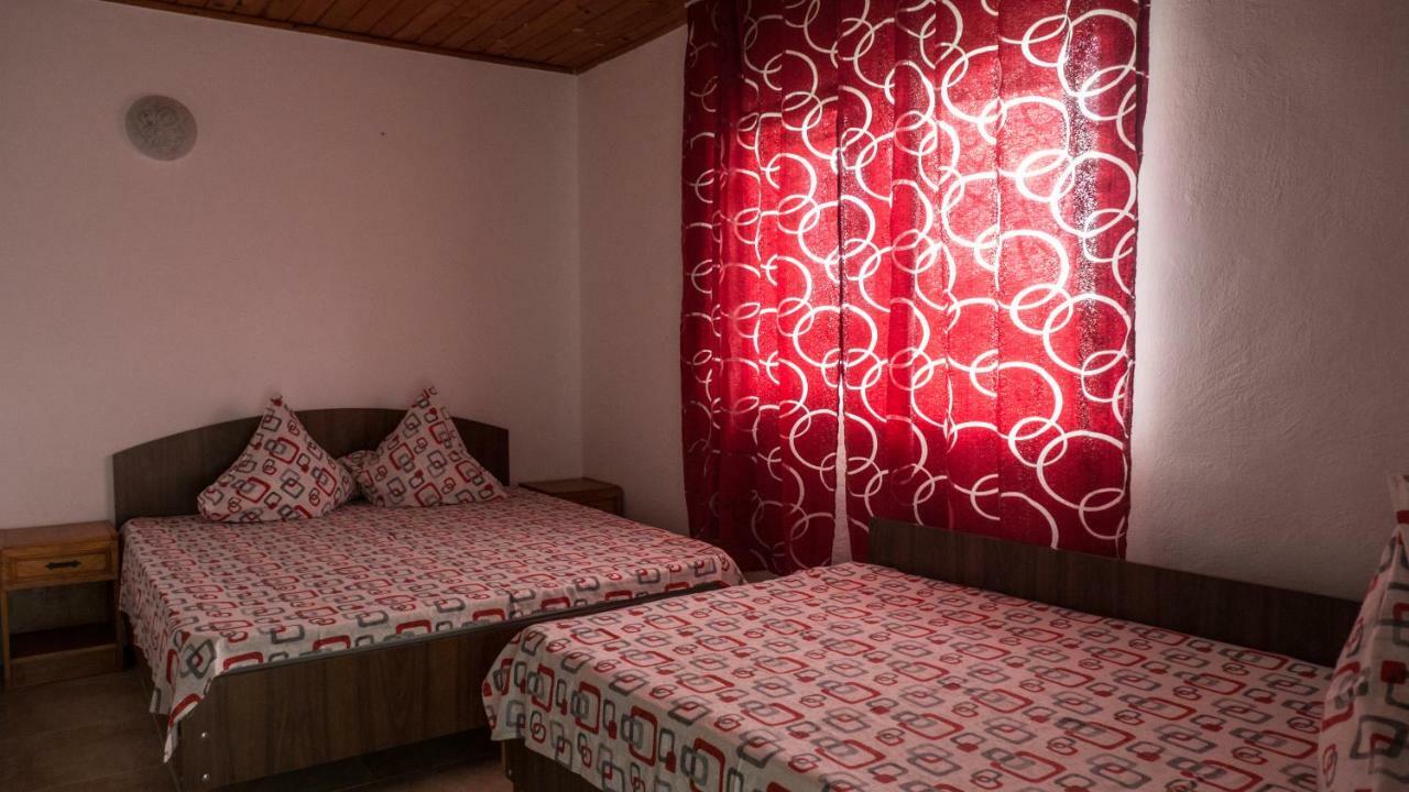 Вілла Casa Din Gradina Ефоріє-Суд Екстер'єр фото