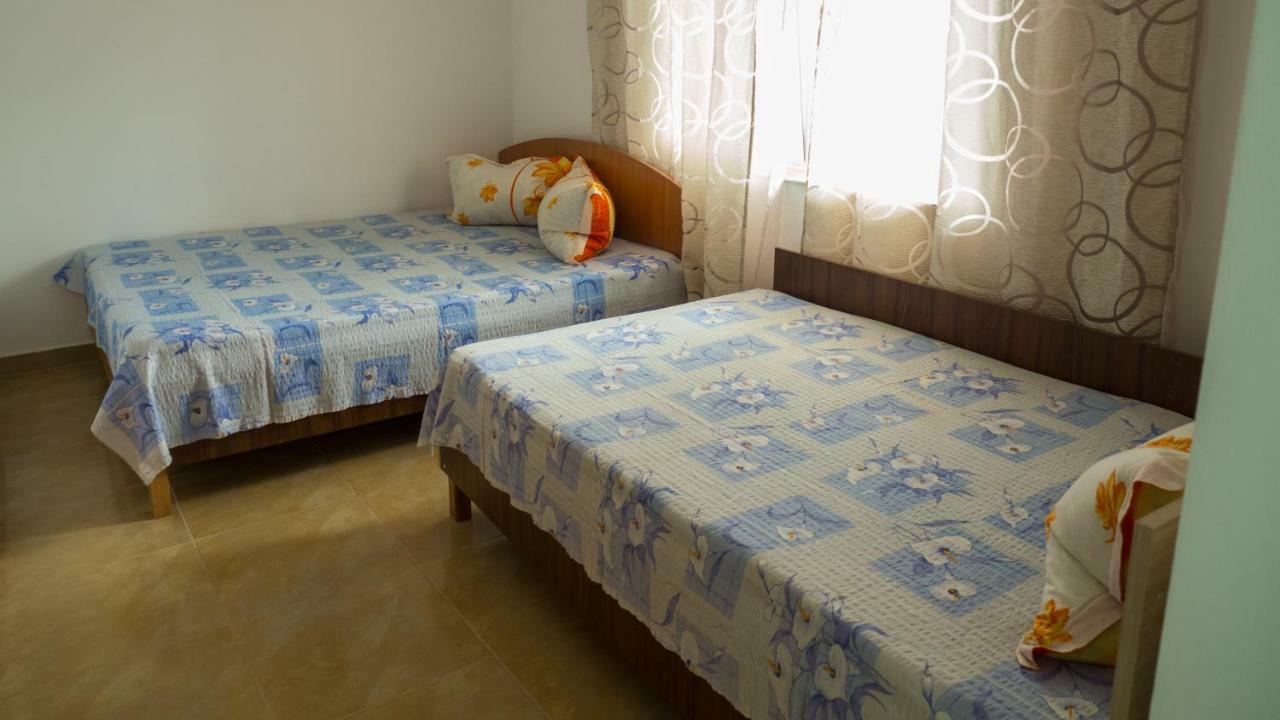 Вілла Casa Din Gradina Ефоріє-Суд Екстер'єр фото